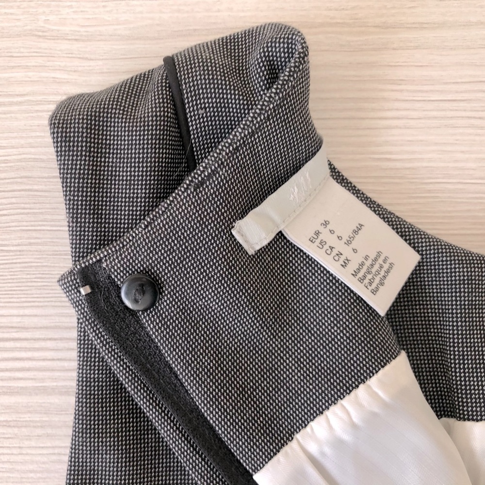 H&M Form Fitted Business Casual Dress - Picture 7 of 7